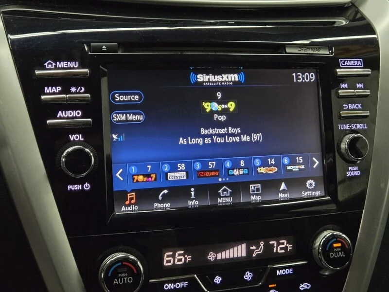 Used 2015 Gun Metallic Nissan Platinum image 17