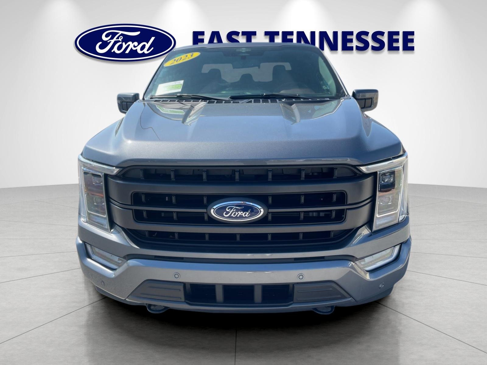 Used 2023 Gray Metallic Ford Lariat image 9
