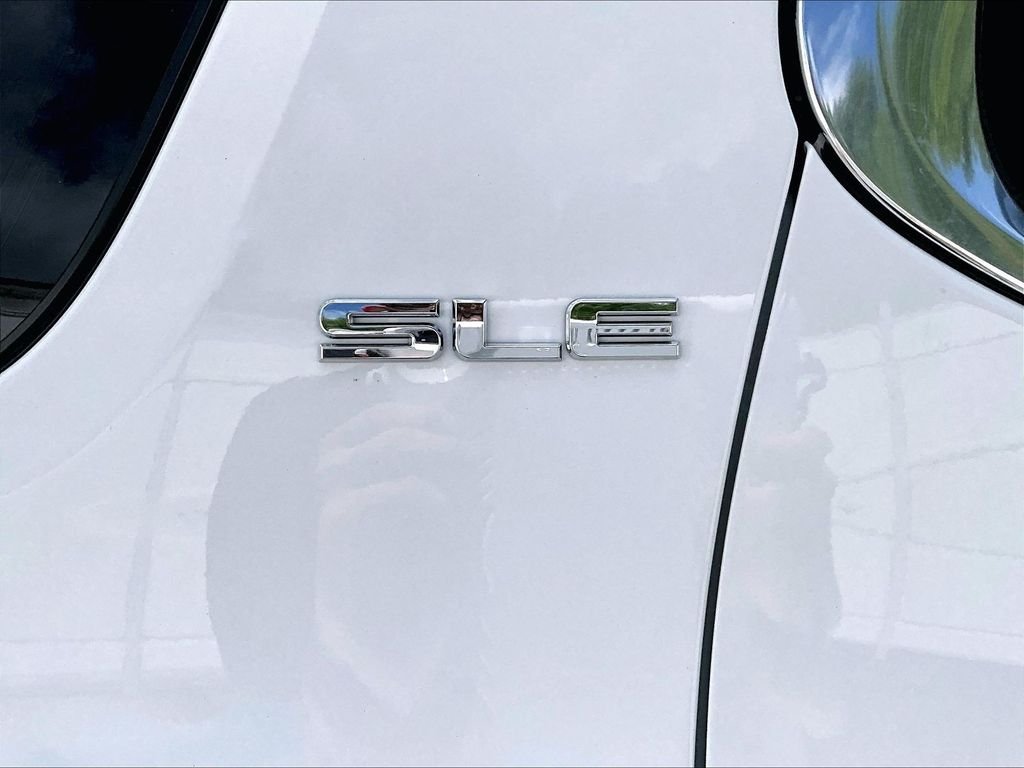 Used 2019 Summit White GMC SLE-2 image 29