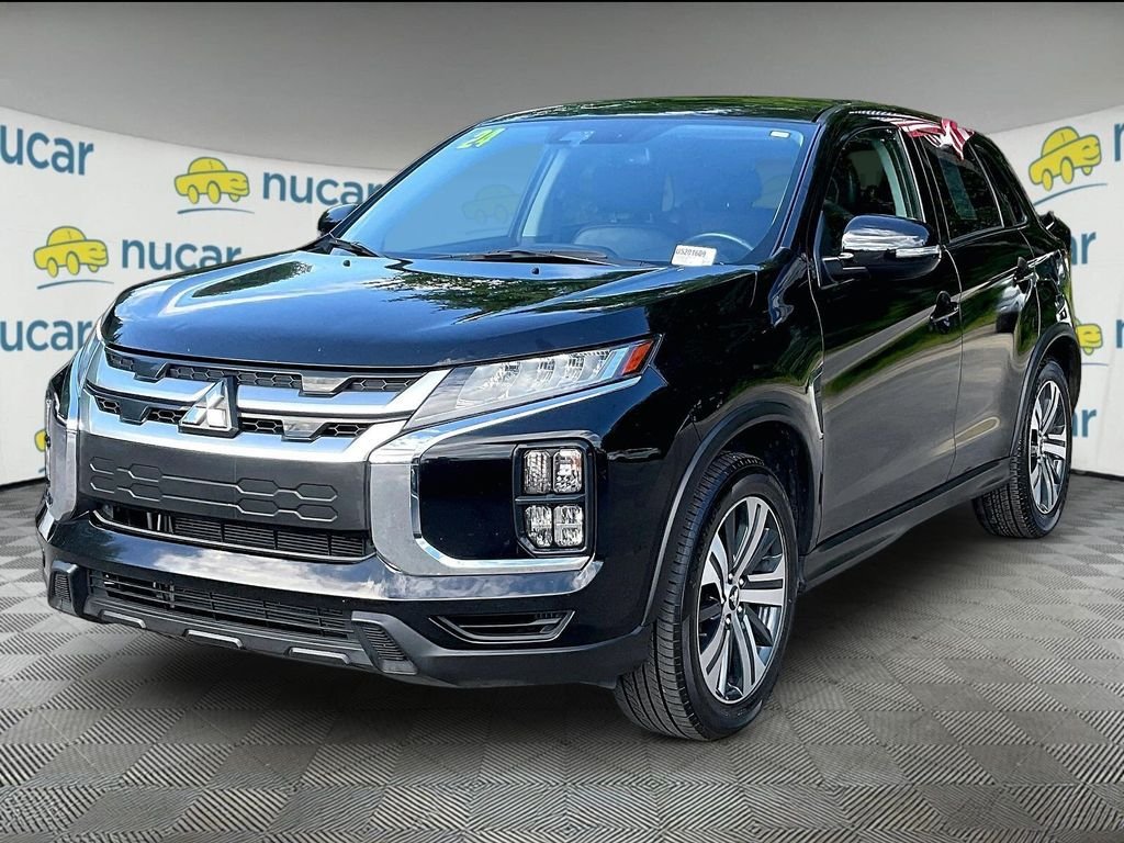 Used 2025 Gray Mitsubishi SE image 3