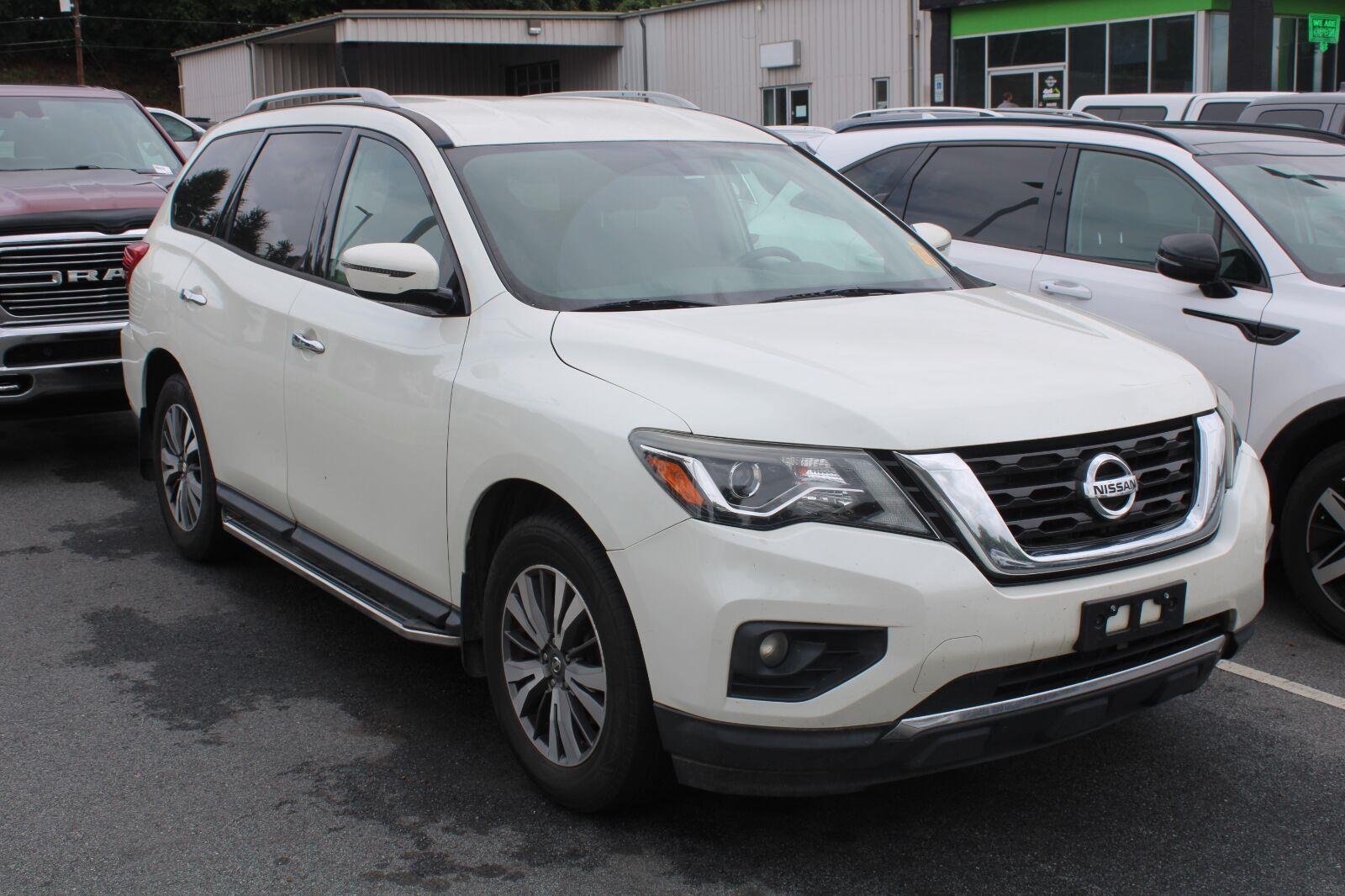 Used 2017 Pearl White Nissan SV image 3