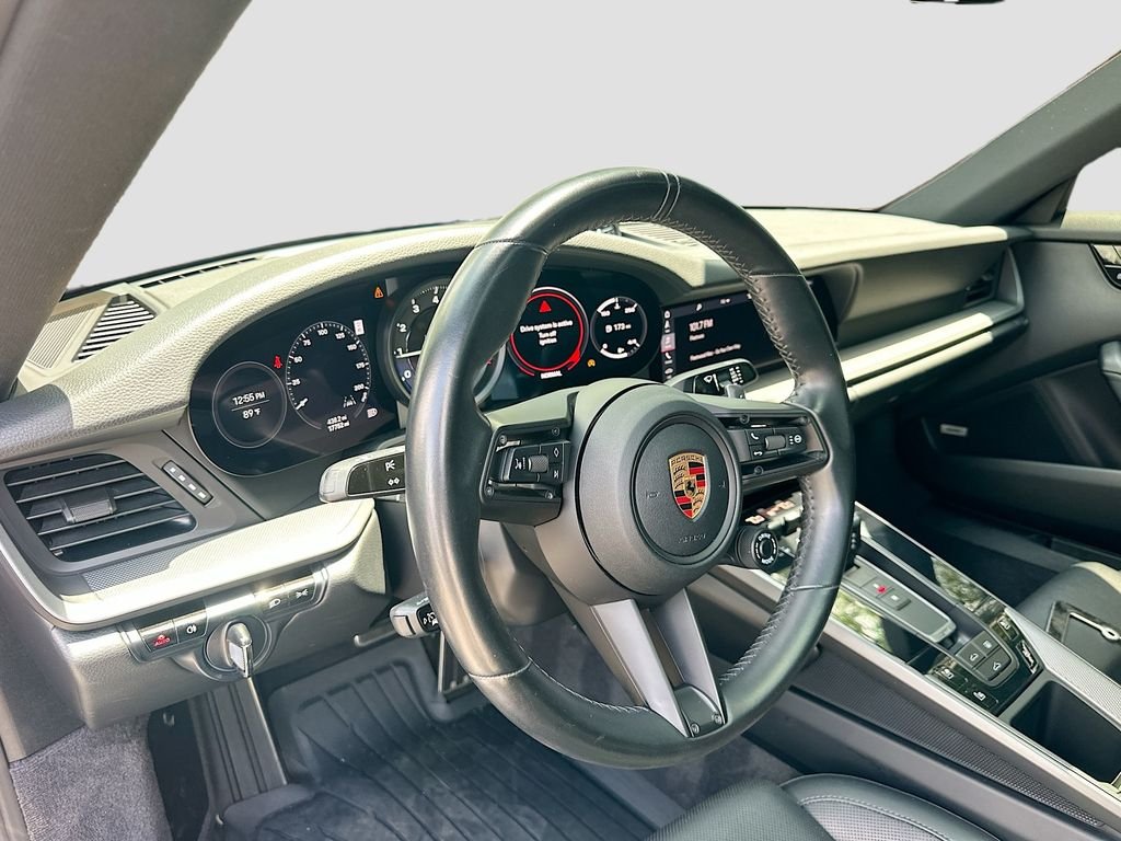 Used 2020  Porsche  image 9