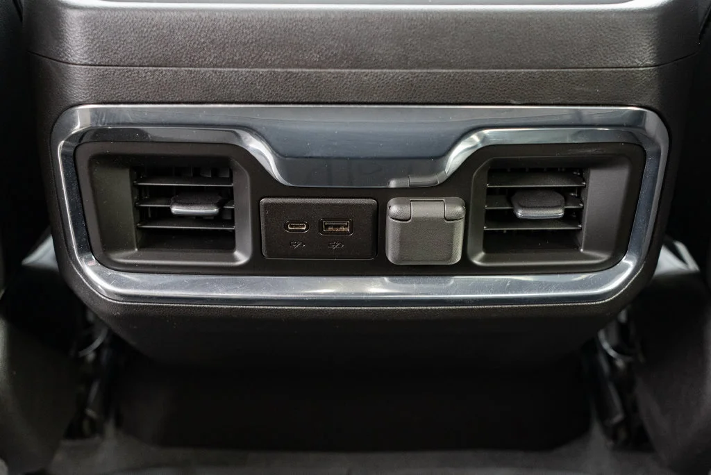 Used 2022 Northsky Blue Metallic Chevrolet High Country image 9