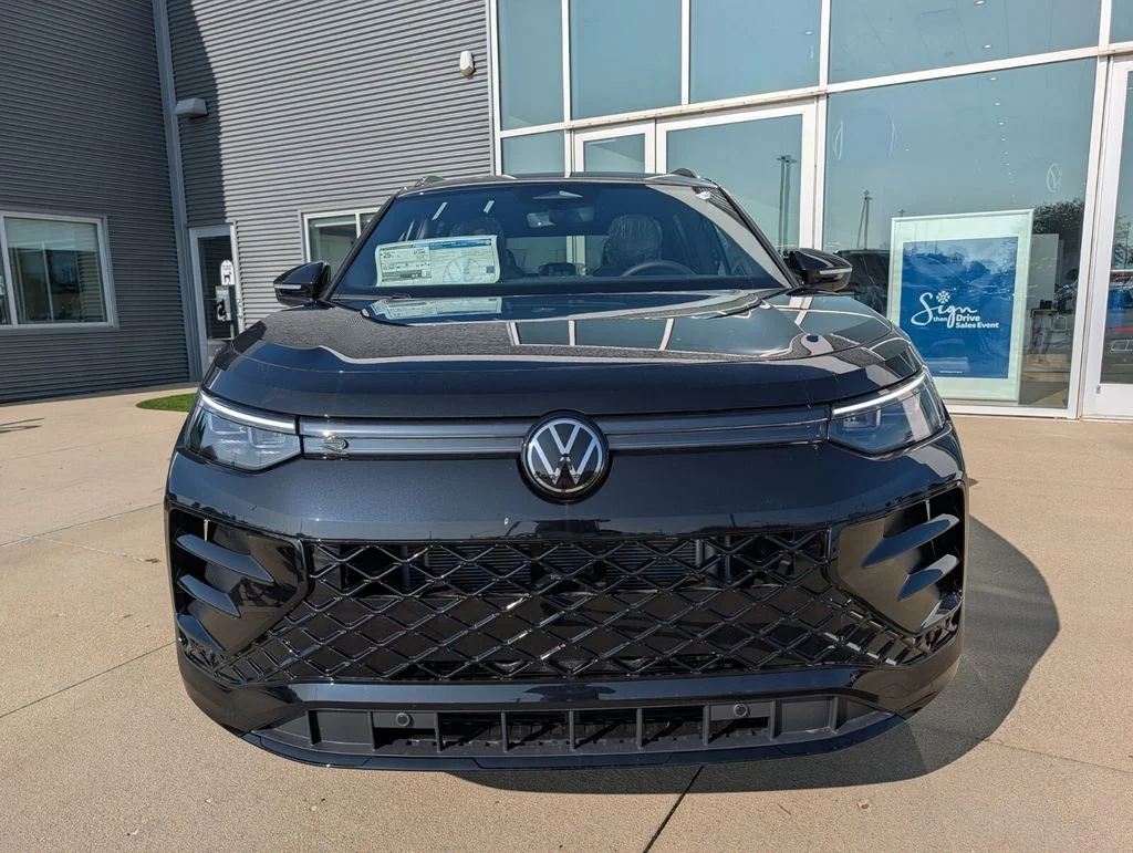 New 2026 Black Volkswagen SE R-Line Black image 9
