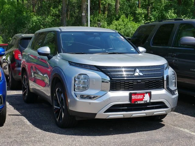2024 Mitsubishi Outlander SE S-AWC's photo