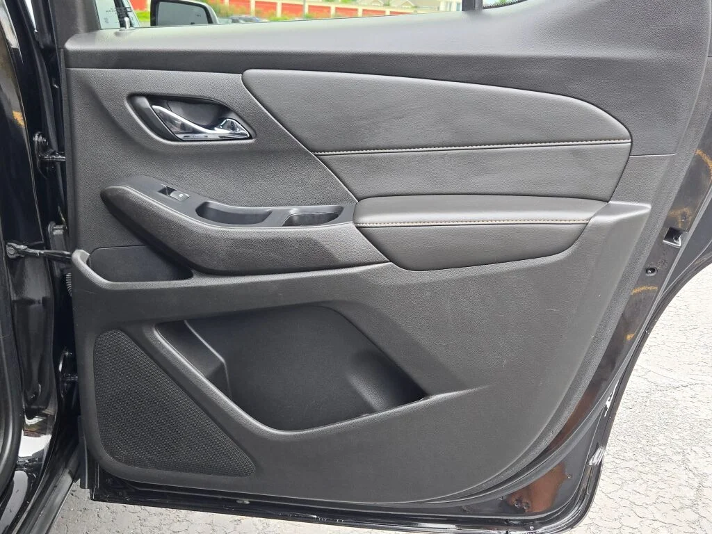 Used 2020 Black Chevrolet LT image 11