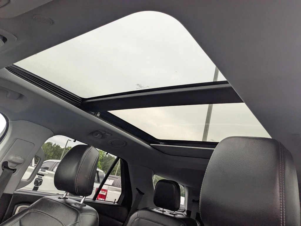 Used 2021  Ford Limited image 24