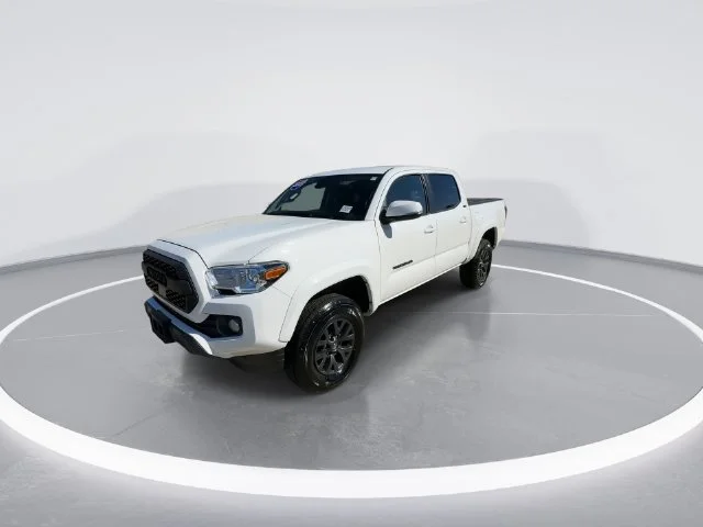 Used 2023 White Toyota SR5 image 3