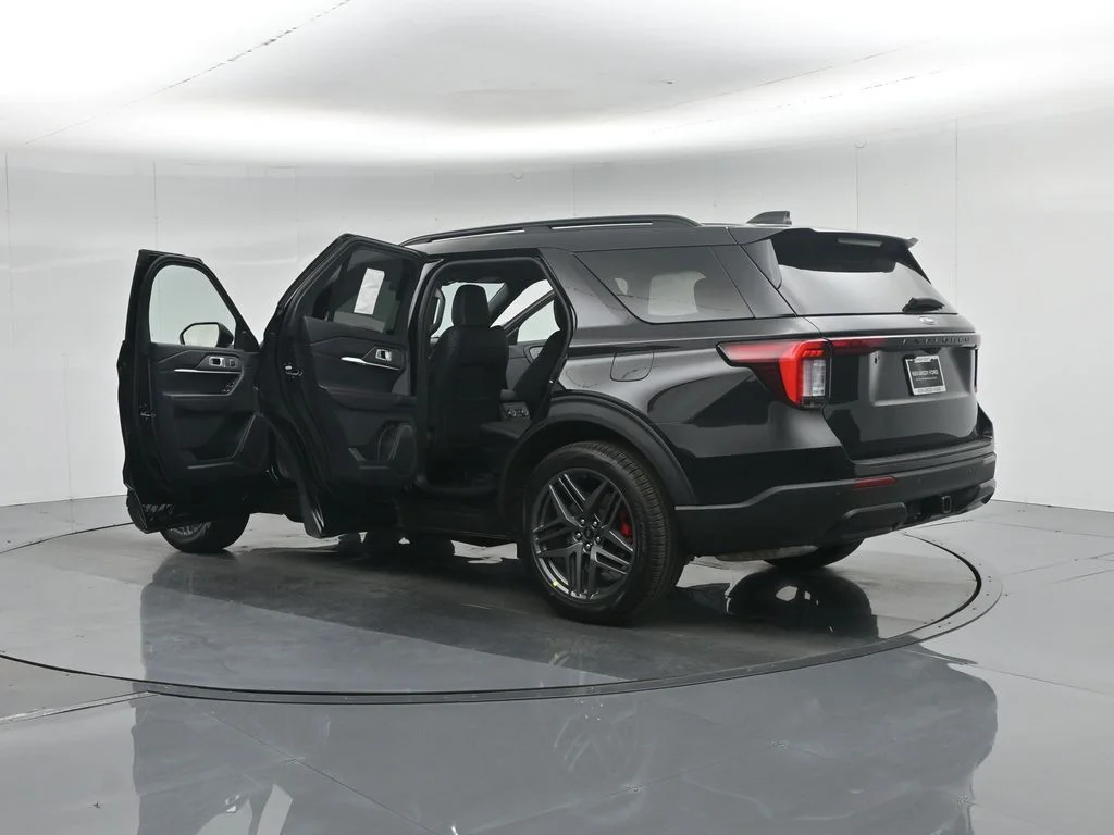 New 2026 Agate Black Metallic Ford ST-Line image 34