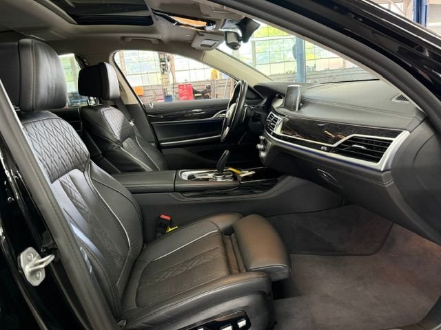 Used 2022 Black BMW 740i xDrive image 11