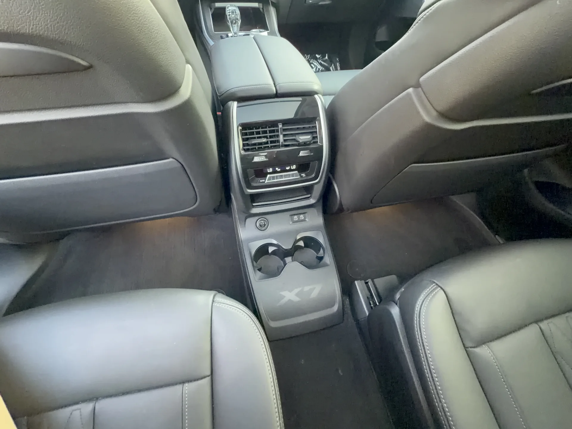 Used 2022 Alpine White BMW xDrive40i image 32