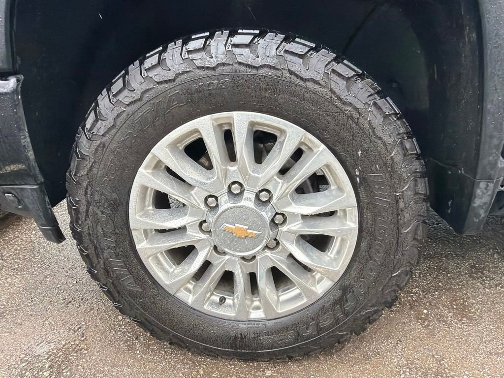 Used 2021 Black Chevrolet High Country image 12