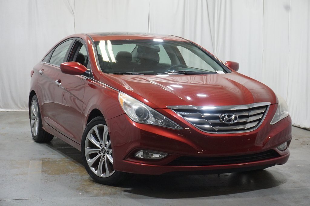 Used 2012 Hyundai Sonata SE with VIN 5NPEC4AB5CH389536 for sale in Evanston, IL