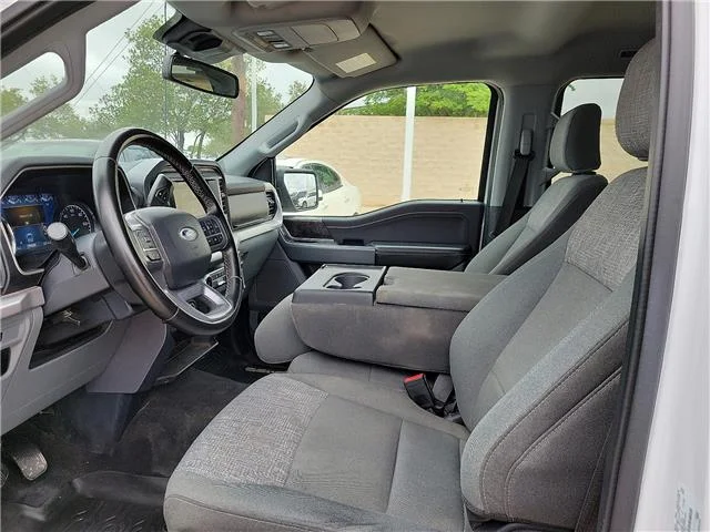 Used 2023 Oxford White Ford XLT 4x4 SuperCrew Cab 5.5 ft. box 145 in. WB image 8