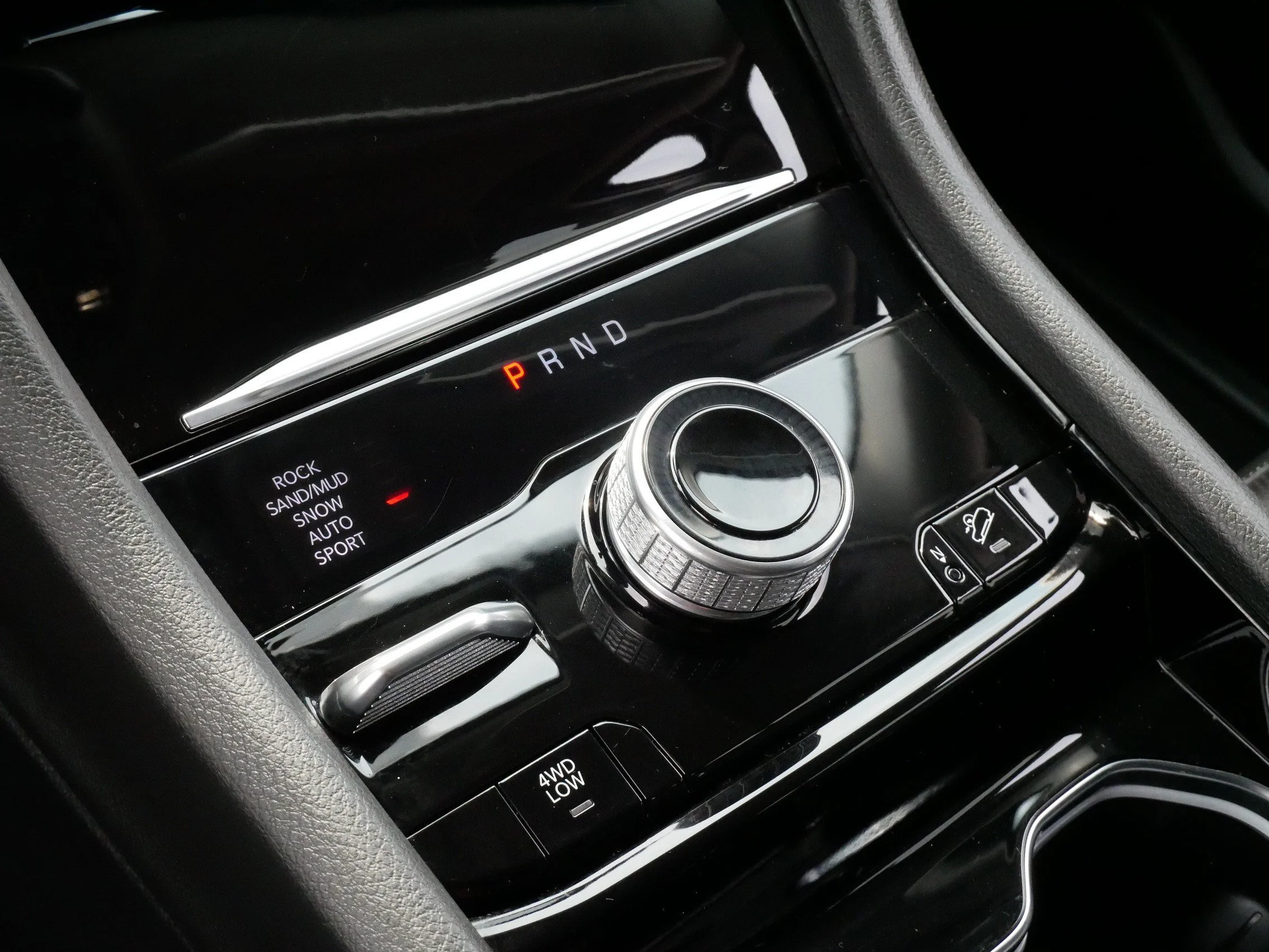Used 2023 Diamond Black Crystal Pearlcoat Jeep  image 24