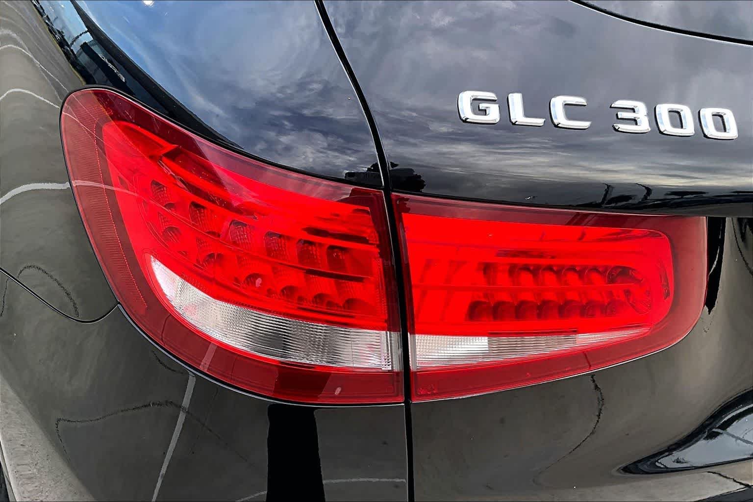 Used 2016 Black Mercedes-Benz GLC 300 image 25