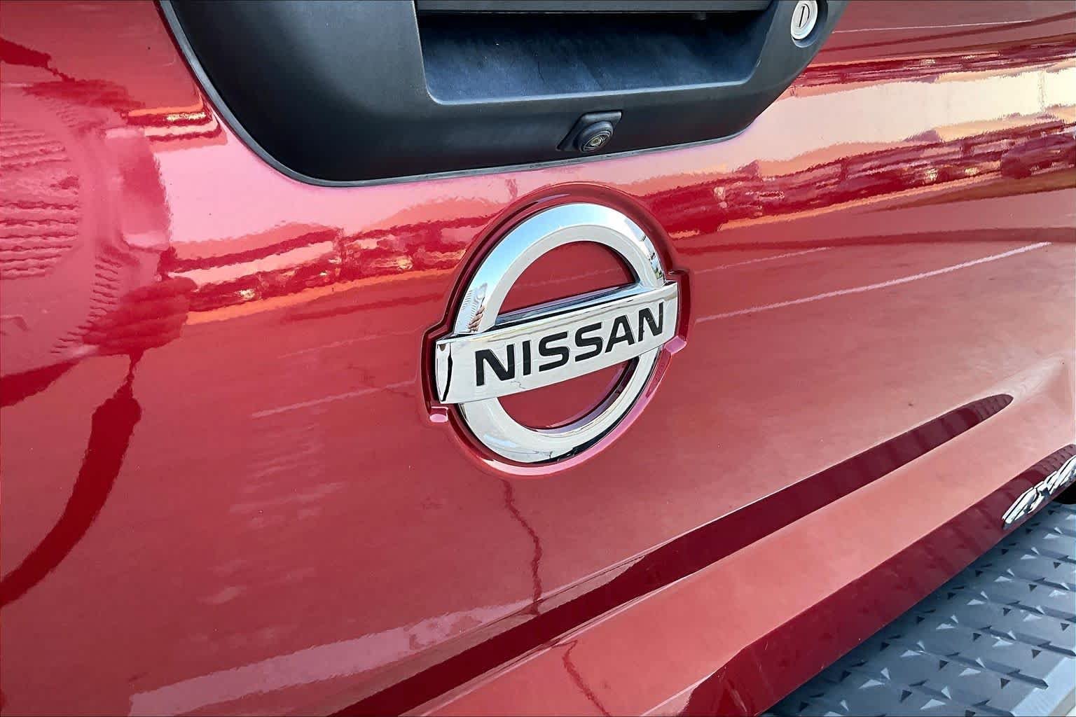 Used 2018 Cayenne Red Nissan S image 32