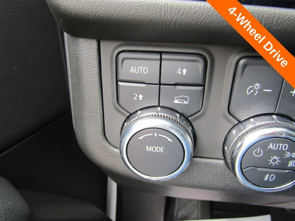 Used 2025 Summit White GMC Denali image 16