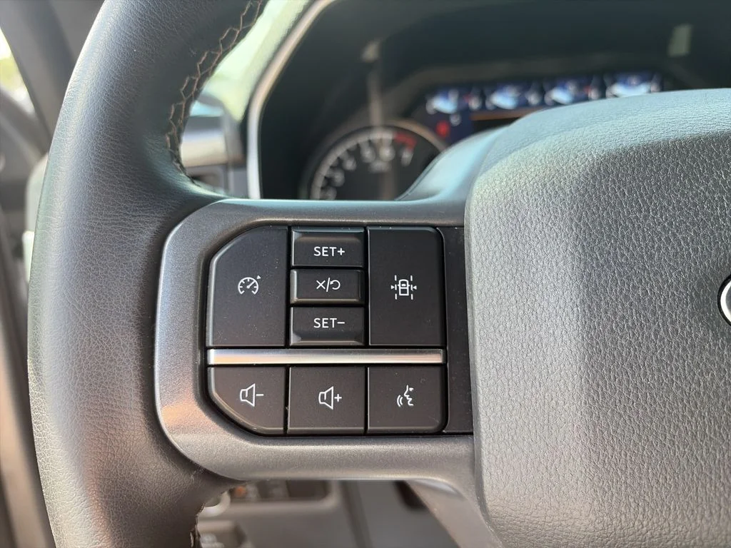 Used 2023 Silver Ford XLT image 22