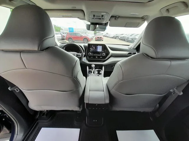 Used 2021  Toyota XLE image 43