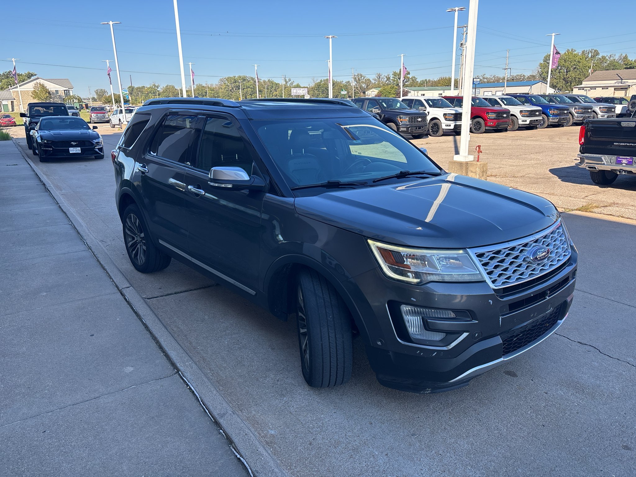 Used 2017 Magnetic Metallic Ford Platinum image 5
