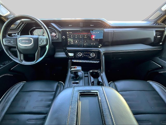 Used 2022 White GMC AT4X image 11
