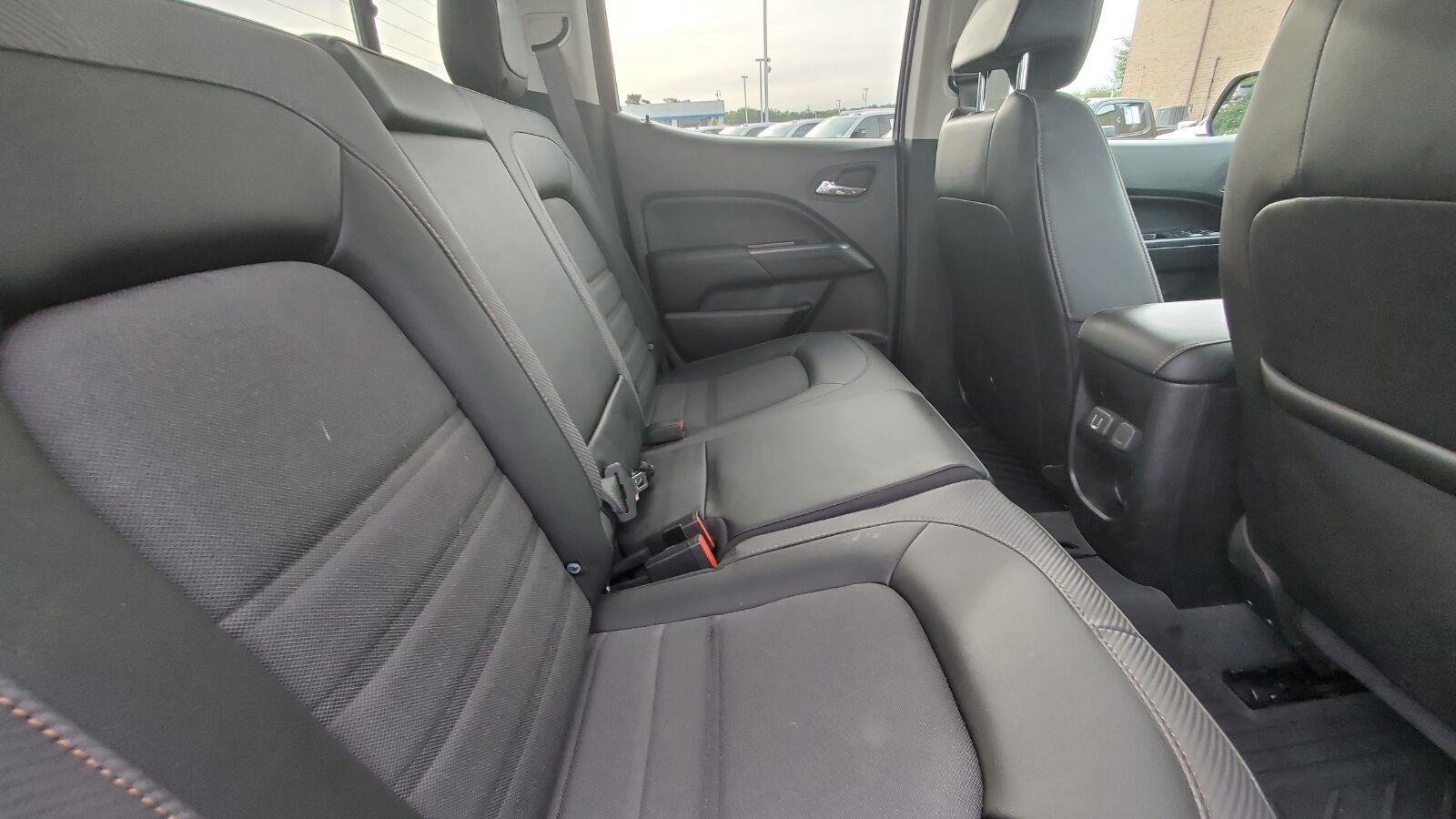 Used 2022 DESERT SAND METALLIC GMC 4WD AT4 w/Cloth image 6