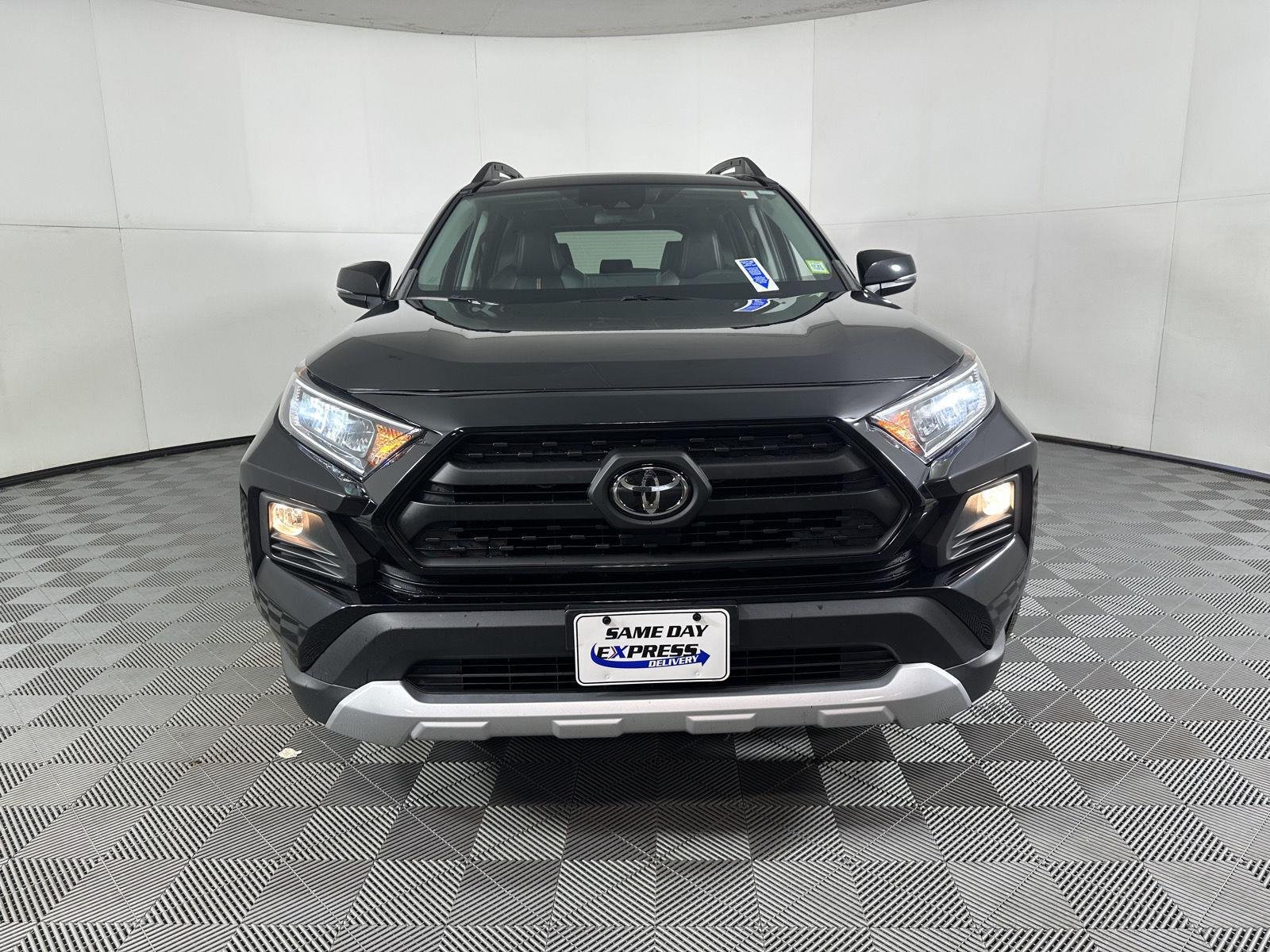 Used 2019 Midnight Black Metallic Toyota Adventure image 23