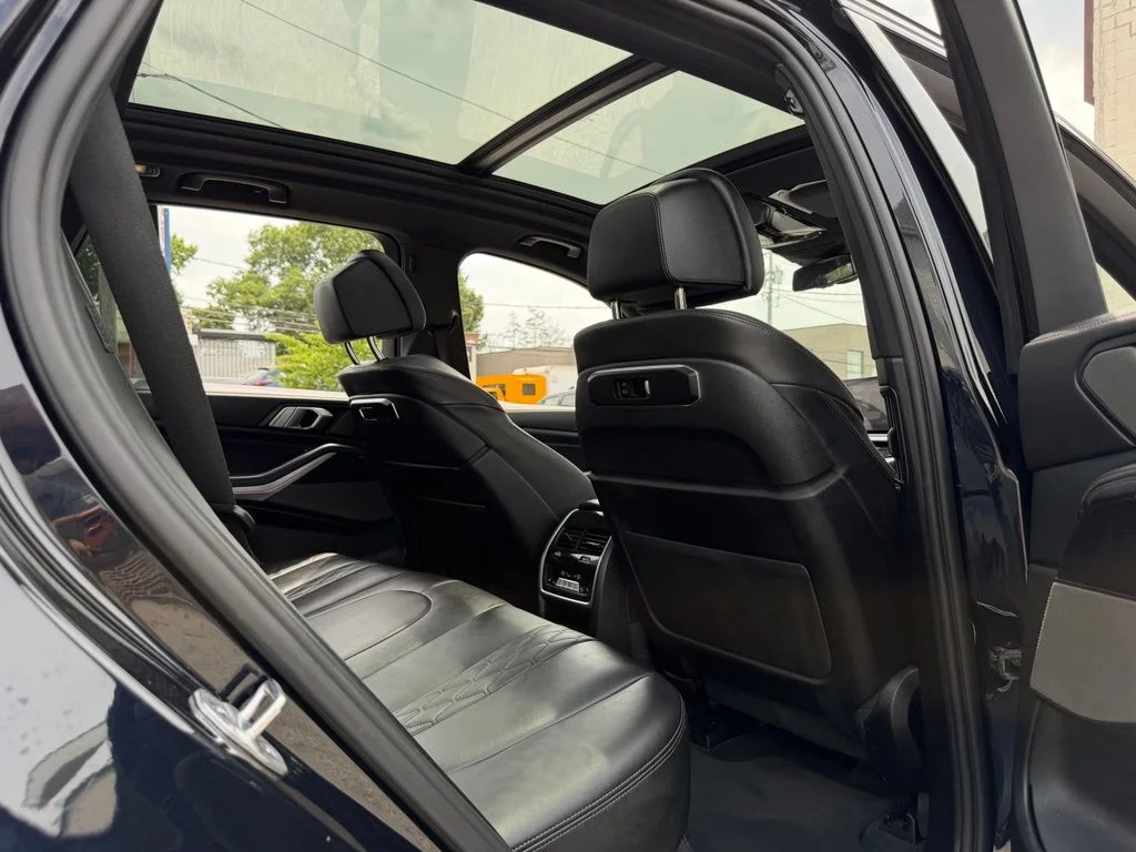 Used 2024 Black BMW xDrive40i image 11