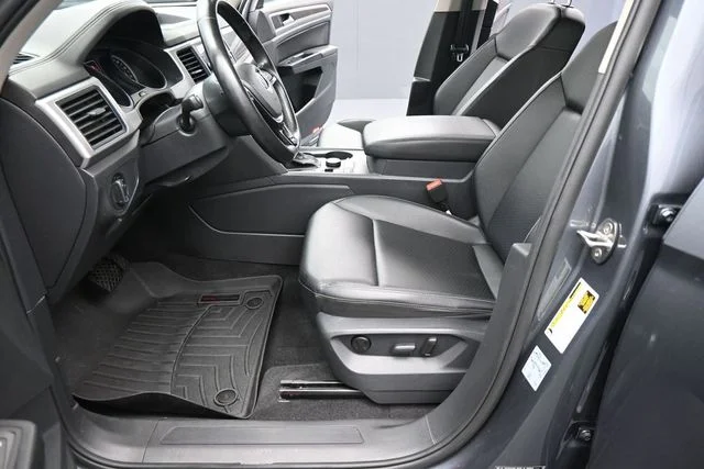 Used 2019 Gray Volkswagen 3.6L V6 SE image 28