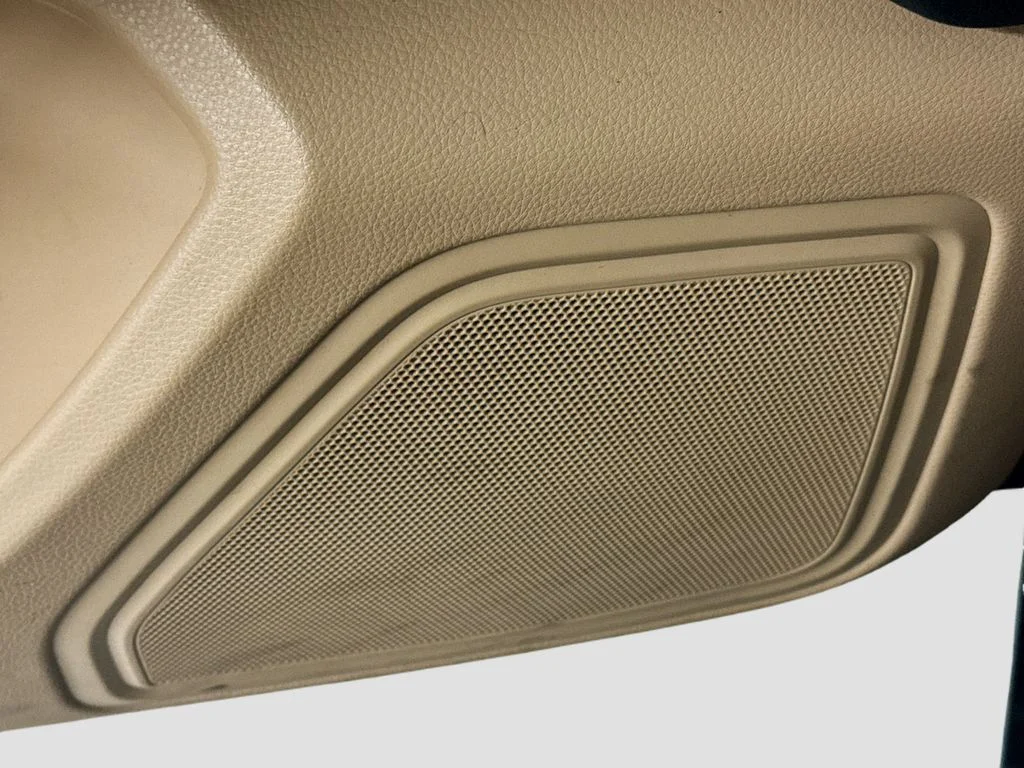 Used 2022  Porsche Base image 20