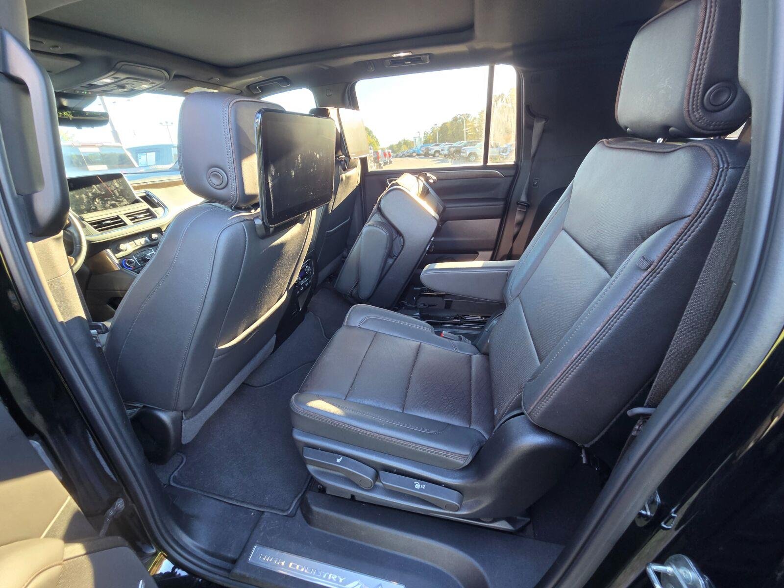 Used 2024 Black Chevrolet High Country image 10