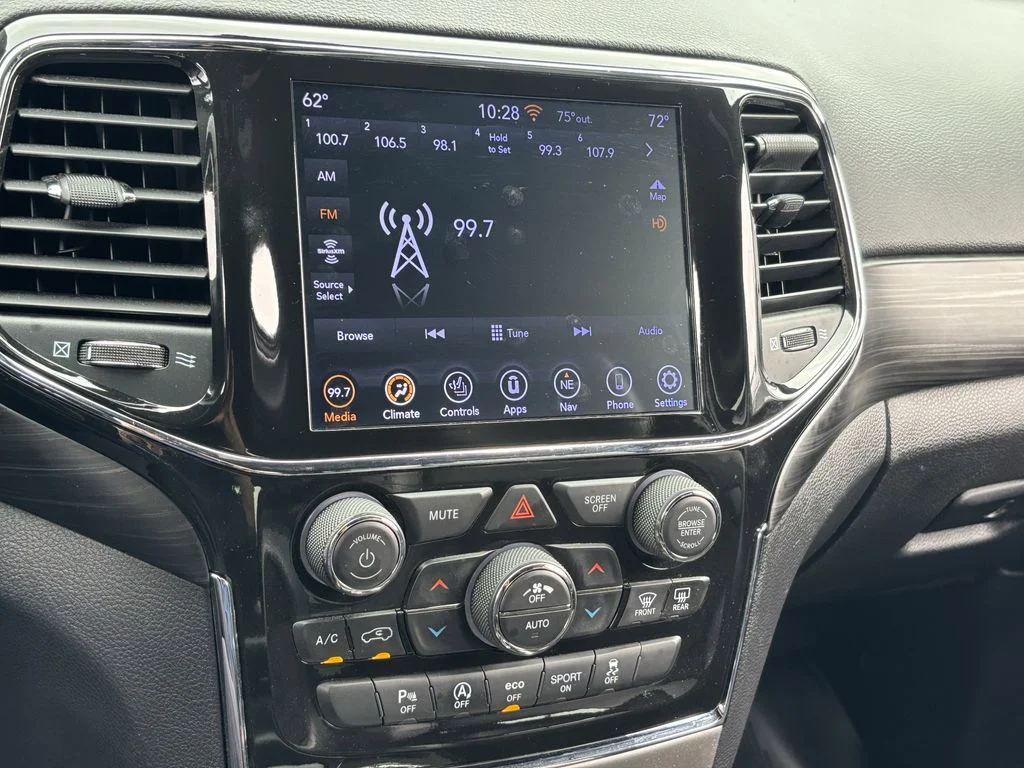 Used 2021 Red Jeep Laredo X image 33