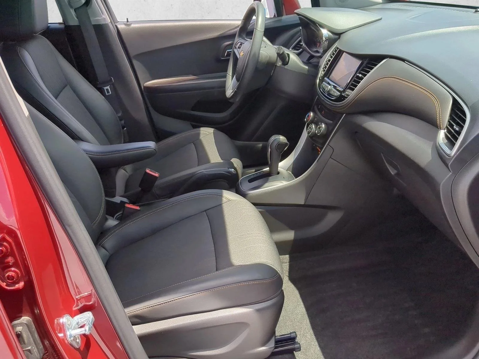 Used 2022 Crimson Metallic Chevrolet LT image 19