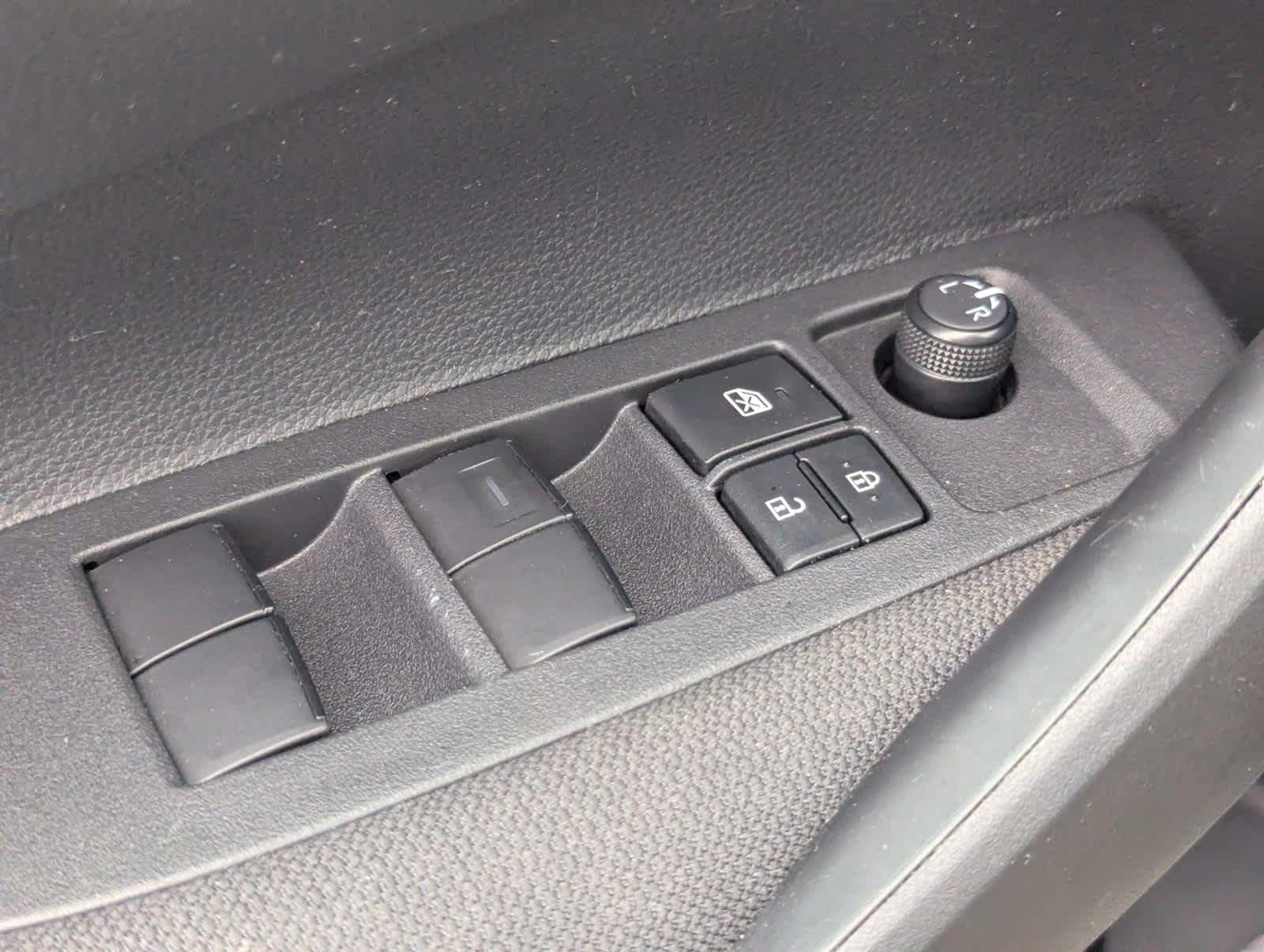 Used 2025 Ice Cap Toyota LE image 27
