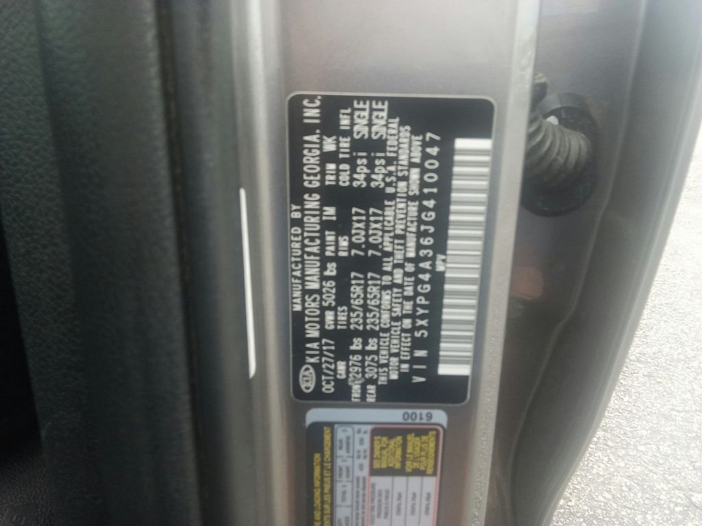 Used 2018 Silver Kia L image 20