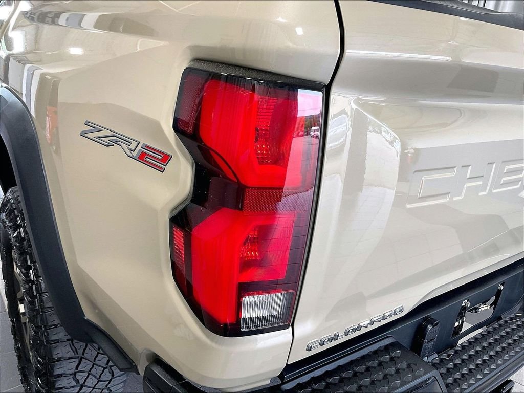 Used 2024 Beige Chevrolet ZR2 image 33