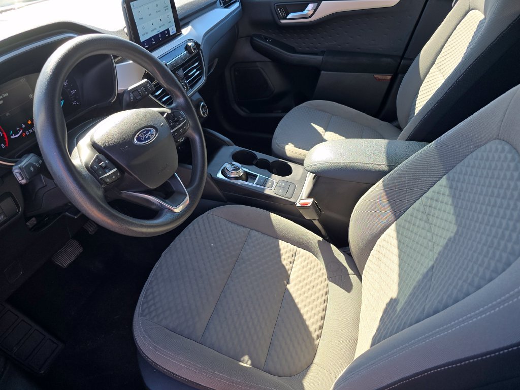 Used 2020 Blue Ford SE image 18