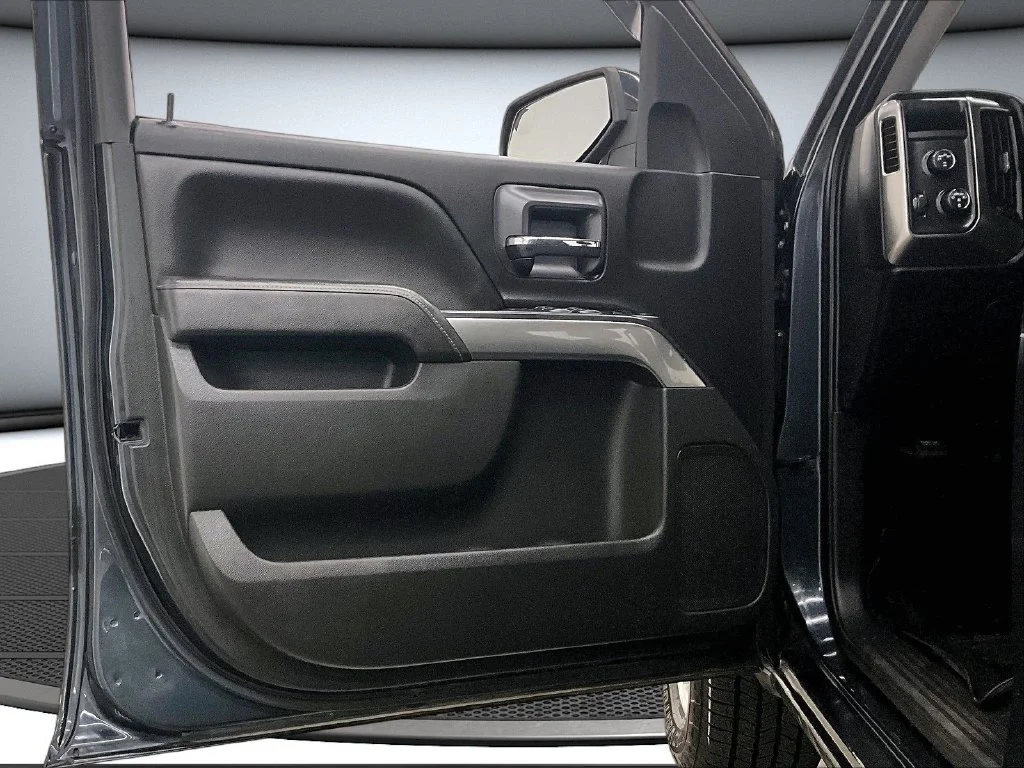 Used 2018 Gray Chevrolet LT image 20