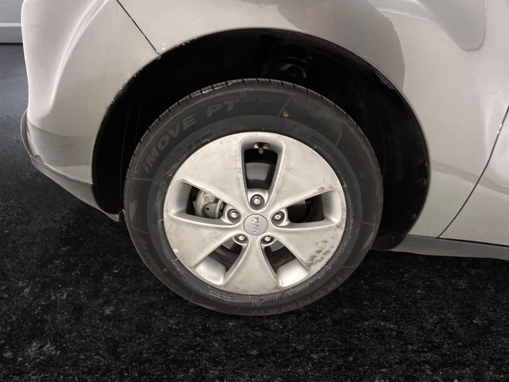 Used 2016 Gray Kia Base image 27