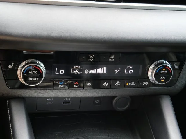 Used 2022 Cosmic Blue Metallic Mitsubishi SEL image 23