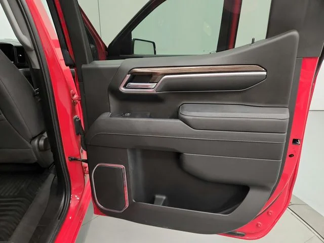 Used 2025 Red Chevrolet LT image 41