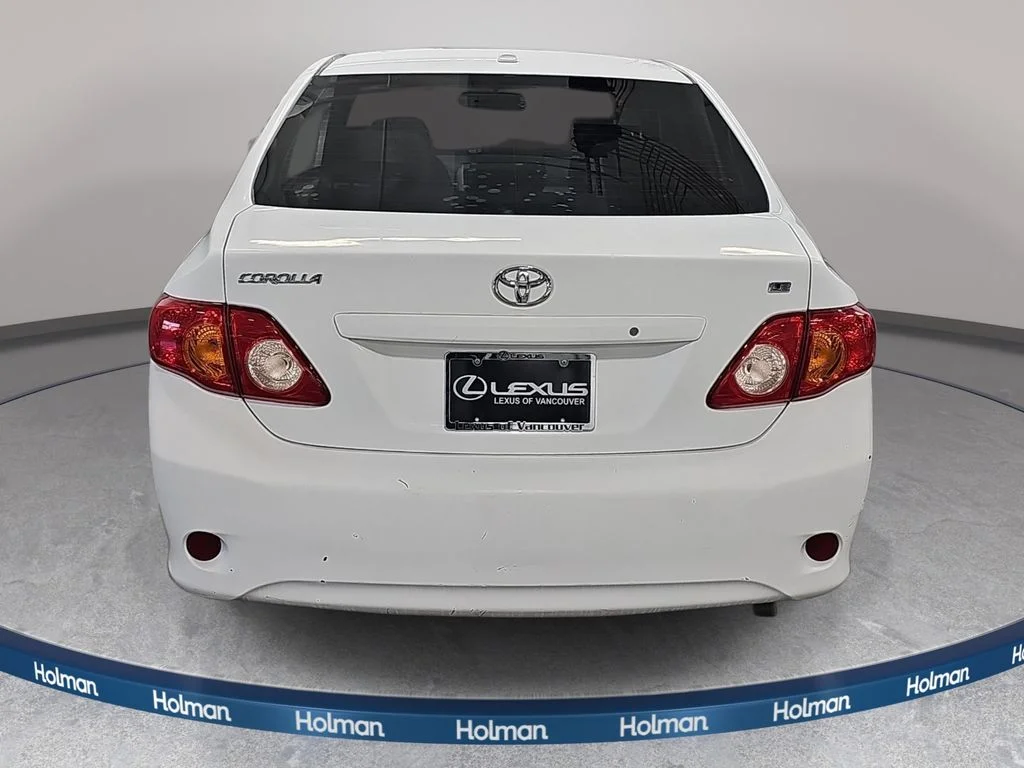 Used 2010 White Toyota LE image 7