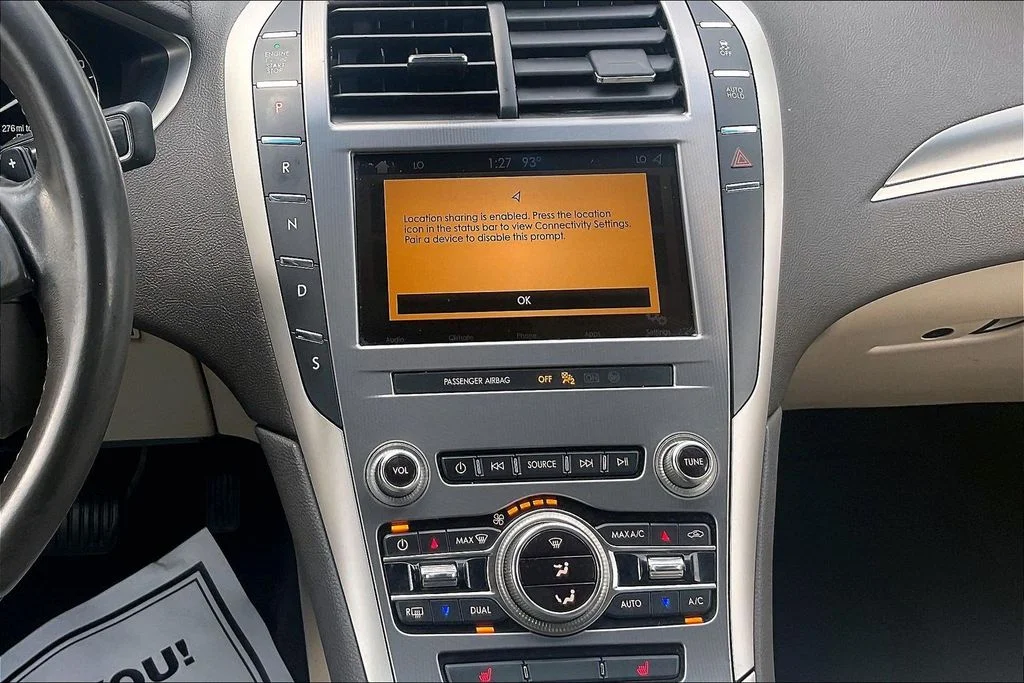 Used 2019 White Lincoln Standard image 5