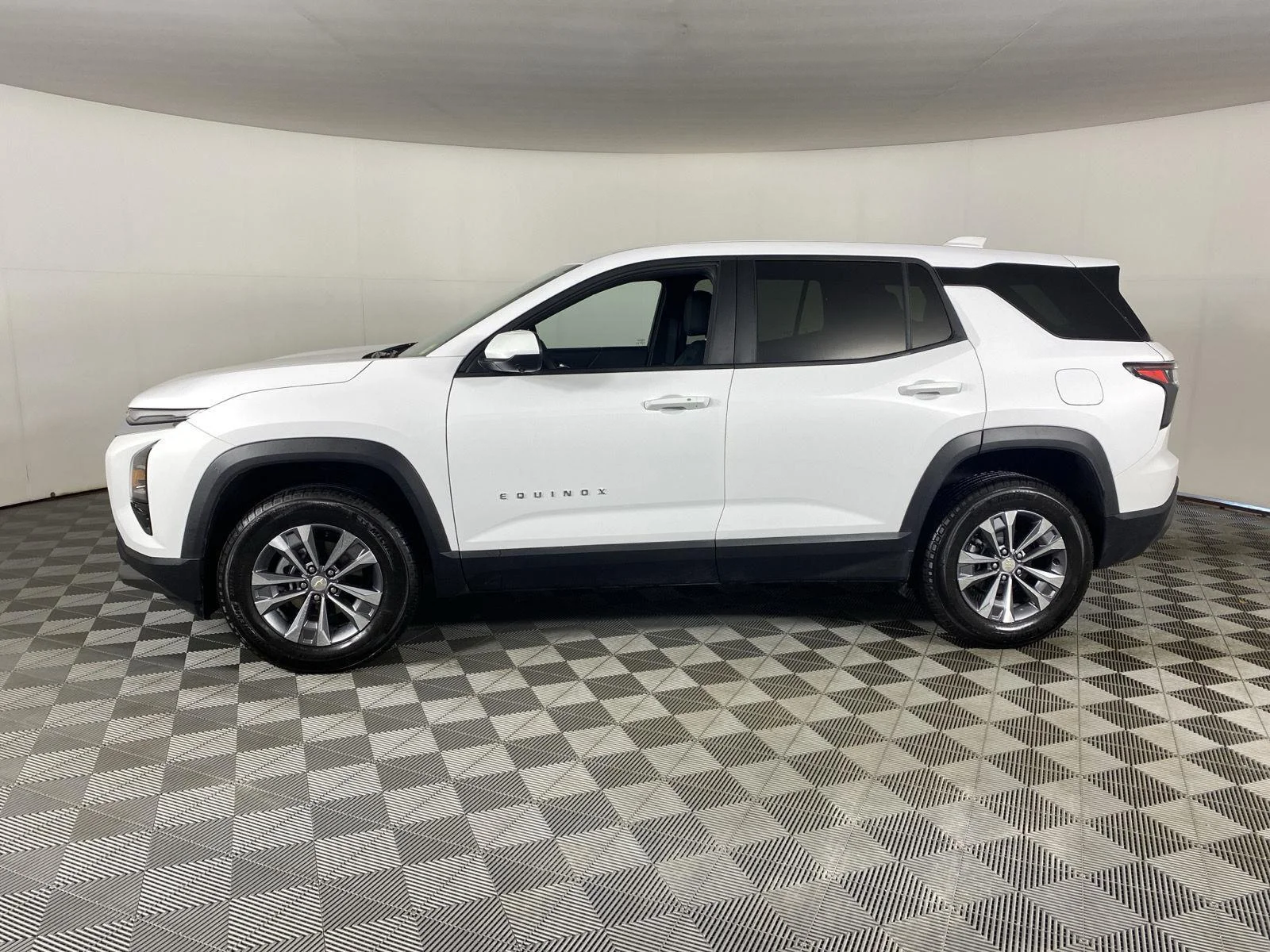 New 2026 Summit White Chevrolet LT image 4