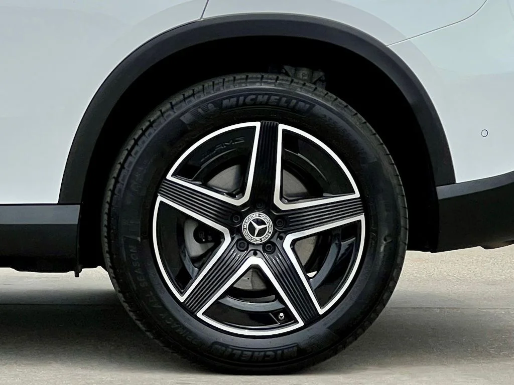 Certified Used 2026  Mercedes-Benz GLC 300 image 11