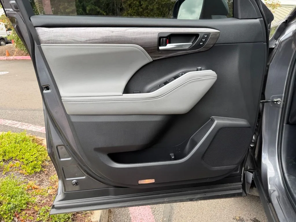 2022 Toyota Highlander Platinum - Photo 11