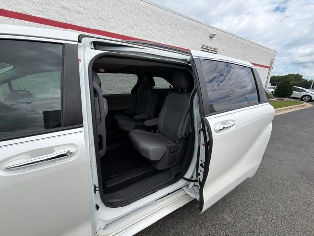 Used 2021 White Toyota XLE image 17