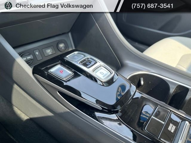 Used 2023 Hampton Gray Hyundai SEL image 43