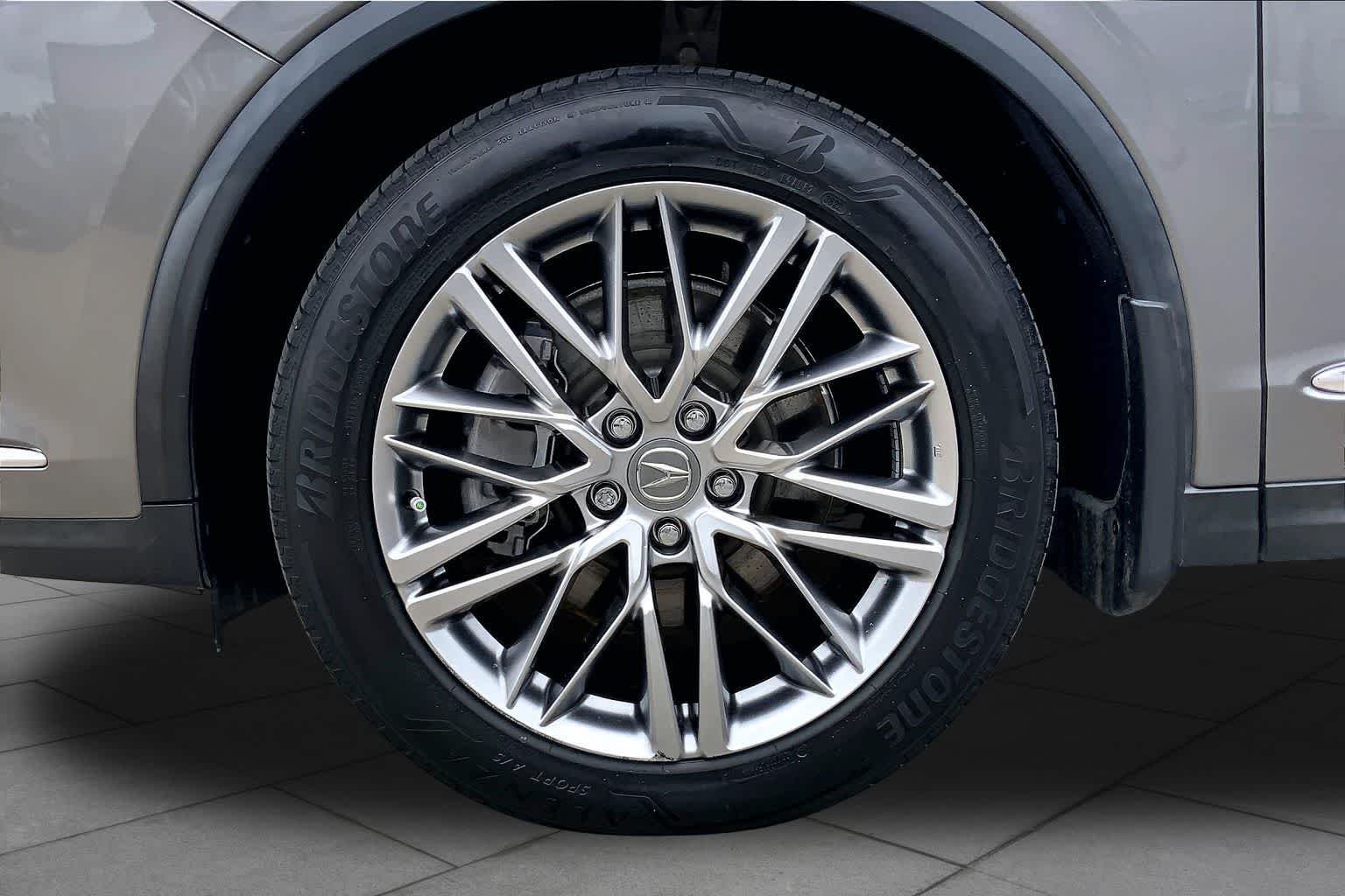 Used 2023 Liquid Carbon Metallic Acura w/Advance Package image 11